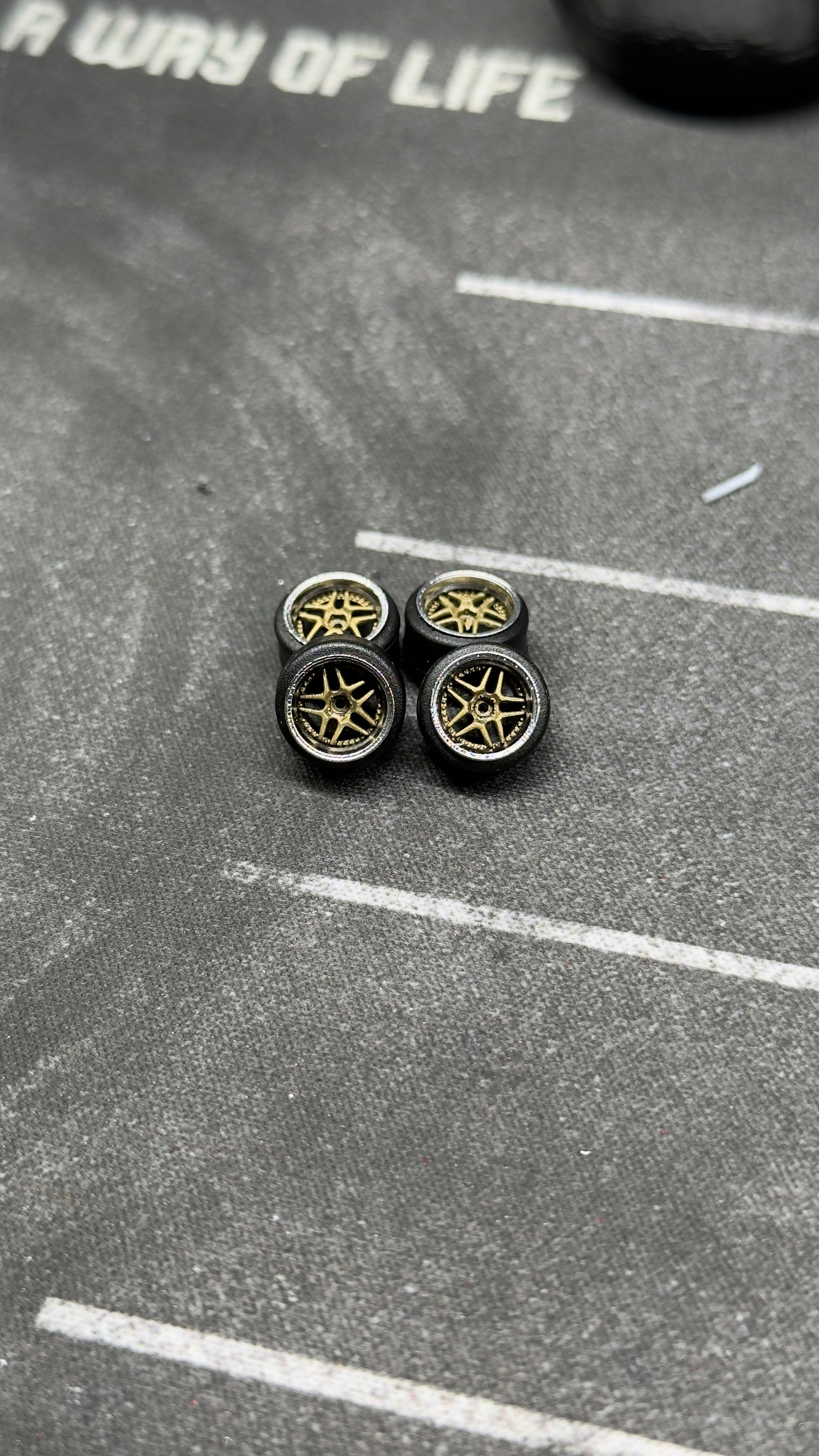 Blitz 03 (gold)